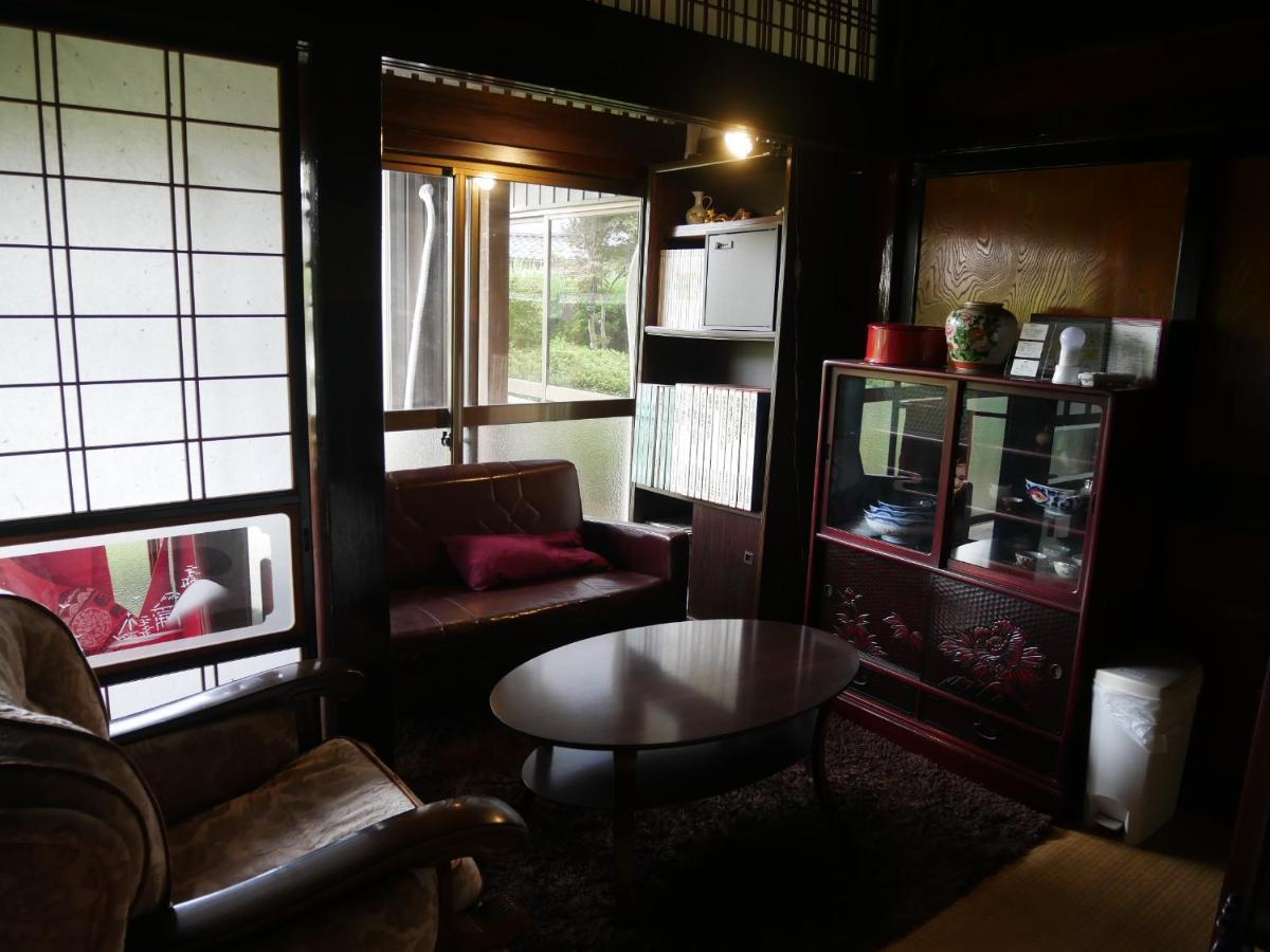駅前宿舎 禪 Shared House Zen Ейхейджі  Екстер'єр фото