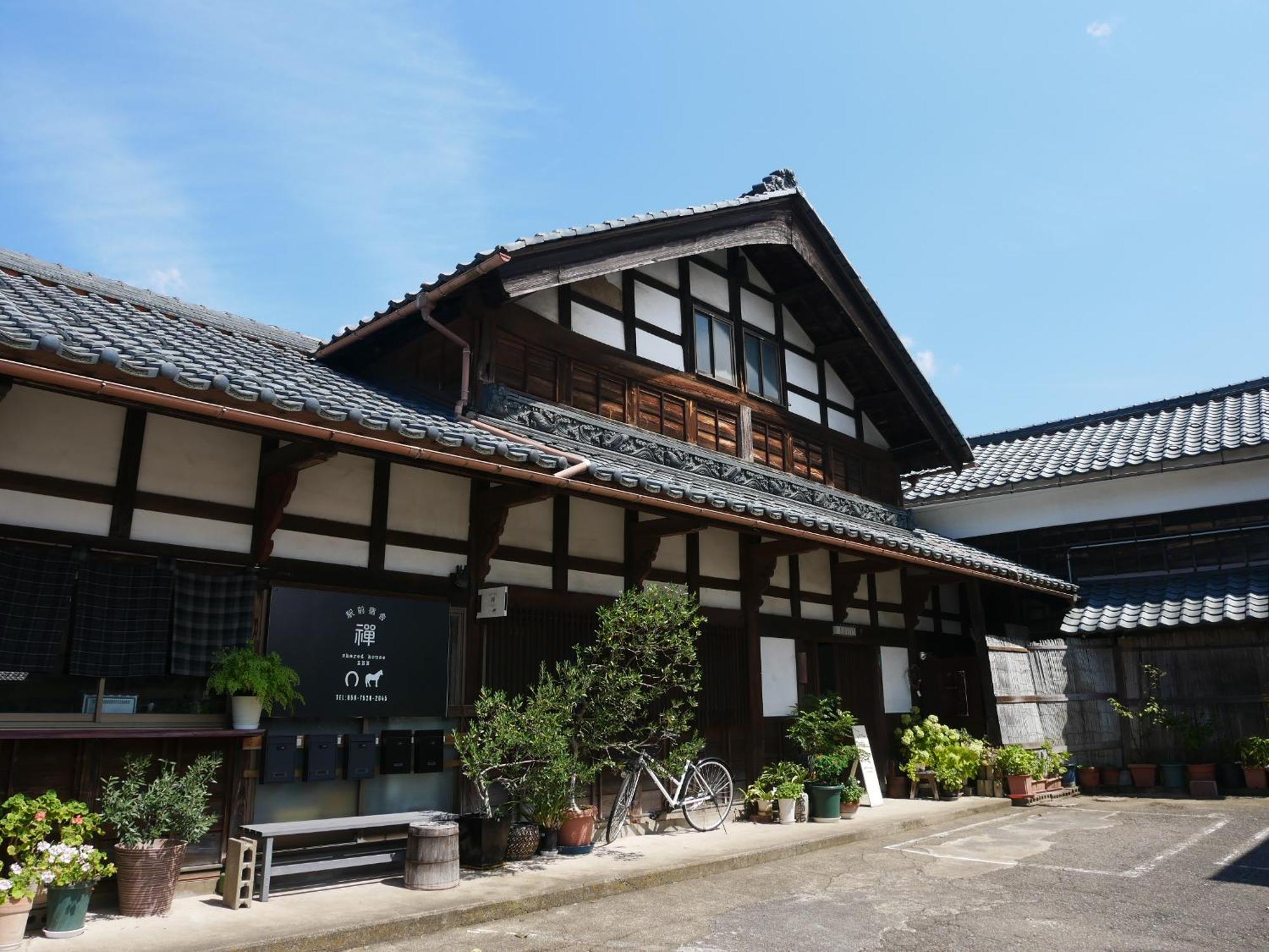 駅前宿舎 禪 Shared House Zen Ейхейджі  Екстер'єр фото